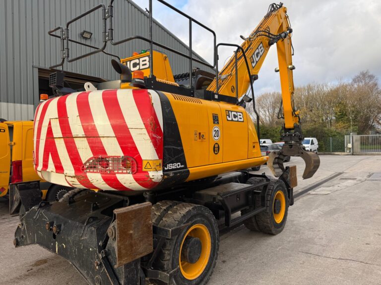 JCB20HM-High-RiseCab4