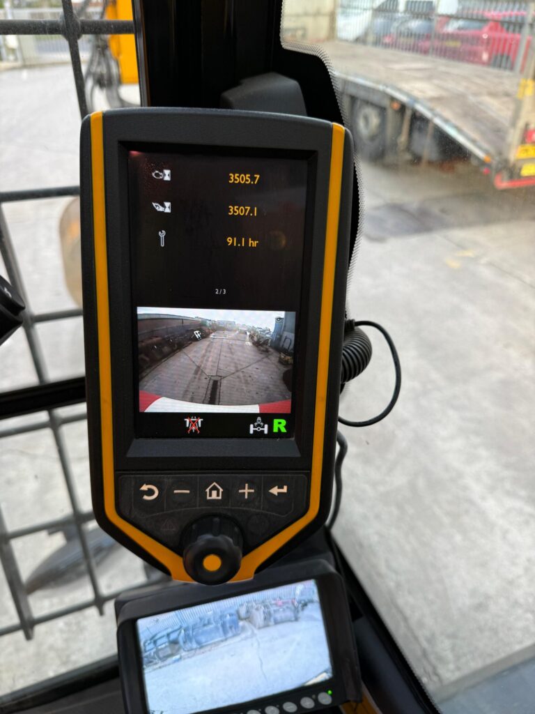 JCB20HM-High-RiseCab6